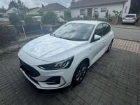 Gebraucht Ford Focus ST-Line 125 PS (91 kW) 2022 Weiß Kleinwagen