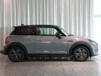 Gebraucht Mini Cooper SE Hatch 135 kW (184 PS) 2022 Moonwalk grey Kleinwagen