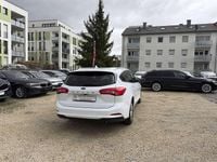 Gebraucht Ford Focus Cool & Connect 120 PS (88 kW) 2019 Frozen white Kombi