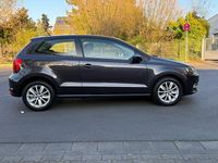 Gebraucht VW Polo Comfortline 60 PS (44 kW) 2016 Kryptongrau metallic Kleinwagen