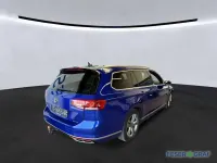 Gebraucht VW Passat R-line 200 PS (147 kW) 2023 Lapiz blue metallic Kombi