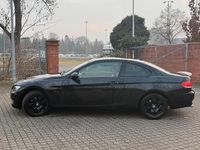 Gebraucht BMW 320 177 PS (130 kW) 2007 Schwarz Coupé