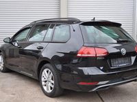 Gebraucht VW Golf VII 150 PS (110 kW) 2020 Deep black Kombi