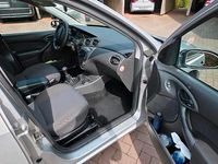 Gebraucht Ford Focus 75 PS (55 kW) 2004 Silber Limousine