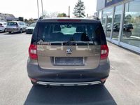 gebraucht Skoda Yeti Ambition Plus Edition 4x4*Klima*SHZ*AHK*PDC