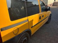 Second-hand Opel Combo 75 CP (55 kW) 2011 Galben Monovolum