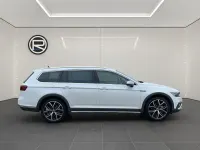 Gebraucht VW Passat Alltrack 200 PS (147 kW) 2022 Oryxwhite perlmutteffekt Kombi