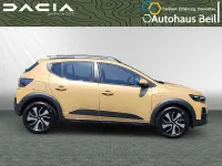 Neu Dacia Sandero Expression 122 PS (89 kW) 2026 Safaribeige Limousine