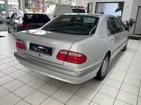Gebraucht Mercedes E240 Elegance 170 PS (125 kW) 2001 Grau Limousine