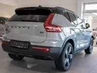Neu Volvo XC40 Plus 163 PS (119 kW) 2025 Grau SUV
