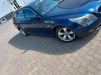 Gebraucht BMW 525 197 PS (144 kW) 2007 Blau Kombi