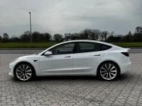 Second-hand Tesla Model 3 366 kW (498 CP) 2021 Alb Berlinǎ