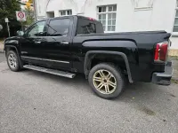 Używany GMC Sierra 355 KM (261 kW) 2018 Czarny Pickup