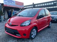 Gebraucht Toyota Aygo Cool 68 PS (50 kW) 2013 Rot Kleinwagen