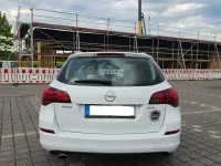 Gebraucht Opel Astra Edition 165 PS (121 kW) 2012 Weiß Kombi
