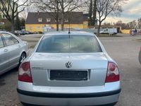 Gebraucht VW Passat 106 PS (77 kW) 2001 Silber Limousine