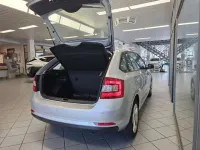 Gebraucht Skoda Rapid Active 105 PS (77 kW) 2014 Brilliantsilbermet. (metallic) Kleinwagen