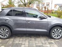 Gebraucht VW T-Roc Move 150 PS (110 kW) 2023 Grau SUV