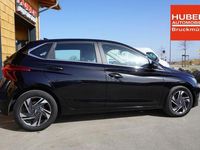 Gebraucht Hyundai i20 101 PS (74 kW) 2022 Schwarz Kleinwagen