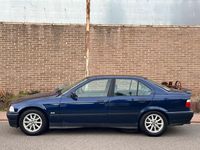 Gebraucht BMW 320 150 PS (110 kW) 1997 Blau Limousine