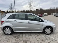 Gebraucht Mercedes B180 109 PS (80 kW) 2009 Silber Van / Kleinbus