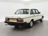 Gebraucht Volvo 240 116 PS (85 kW) 1990 Weiß Limousine