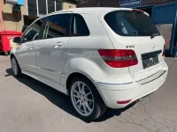 Gebraucht Mercedes B180 116 PS (85 kW) 2011 Weiß Van / Kleinbus