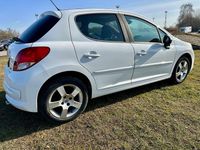 Gebraucht Peugeot 207 Premium 120 PS (88 kW) 2010 Weiß Limousine