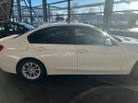 Gebraucht BMW 316 116 PS (85 kW) 2015 Weiß Limousine