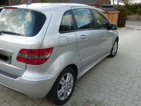 Gebraucht Mercedes B160 95 PS (69 kW) 2010 Silber Van / Kleinbus