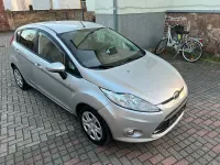 Gebraucht Ford Fiesta 82 PS (60 kW) 2009 Silber Limousine