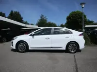 Gebraucht Hyundai Ioniq Trend 100 kW (136 PS) 2022 Polar white Kleinwagen