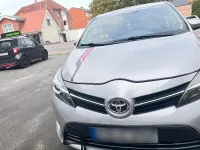 Gebraucht Toyota Verso 150 PS (110 kW) 2014 Silber Van / Kleinbus