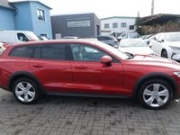 Gebraucht Volvo V60 CC 197 PS (144 kW) 2020 Rot Kombi