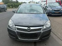 Gebraucht Opel Astra Edition 116 PS (85 kW) 2010 Grau Kombi