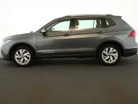 Gebraucht VW Tiguan Allspace Life 150 PS (110 kW) 2025 Platinum grey metallic SUV