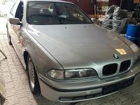 Gebraucht BMW 528 193 PS (141 kW) 1997 Silber Limousine