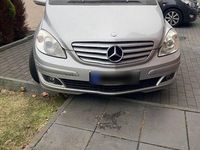 Gebraucht Mercedes B180 109 PS (80 kW) 2006 Silber Van / Kleinbus