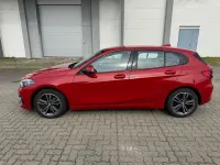 Gebraucht BMW 118 Sport Line 140 PS (102 kW) 2019 Rot Limousine