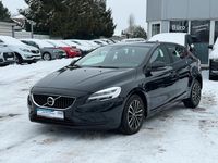 Gebraucht Volvo V40 Momentum 150 PS (110 kW) 2017 Black solid "stone" / solid Limousine