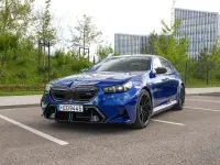 Używany BMW M5 Performance 727 KM (534 kW) 2025 Niebieski Sedan/Limuzyna