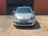 Gebraucht Renault Grand Scénic 131 PS (96 kW) 2011 Silber Van / Kleinbus