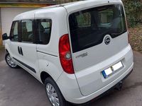 Gebraucht Opel Combo Edition 120 PS (88 kW) 2016 Weiß Van / Kleinbus