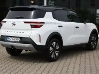 Neu Opel Frontera Ultimate 145 PS (106 kW) 2026 Arktis weiß, dach schwarz SUV