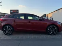 Gebraucht Volvo V40 You! 179 PS (131 kW) 2015 Rot Limousine