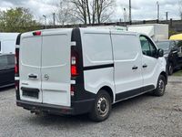 Używany Opel Vivaro 90 KM (66 kW) 2015 Biały Minivan