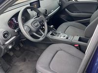 Gebraucht Audi A3 Comfort 116 PS (85 kW) 2017 Blau Limousine