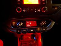 Second-hand Kia Rio 86 CP (63 kW) 2013 Roșu Hatchback