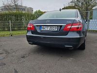 Gebraucht Mercedes E220 Avantgarde 170 PS (125 kW) 2011 Grau Limousine
