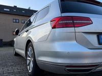 Gebraucht VW Passat Highline 190 PS (139 kW) 2018 Silber Kombi
